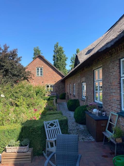 Idylle Unter Reet, Gemuetliche Ferienwohnug Lägenhet Haseldorf Exteriör bild